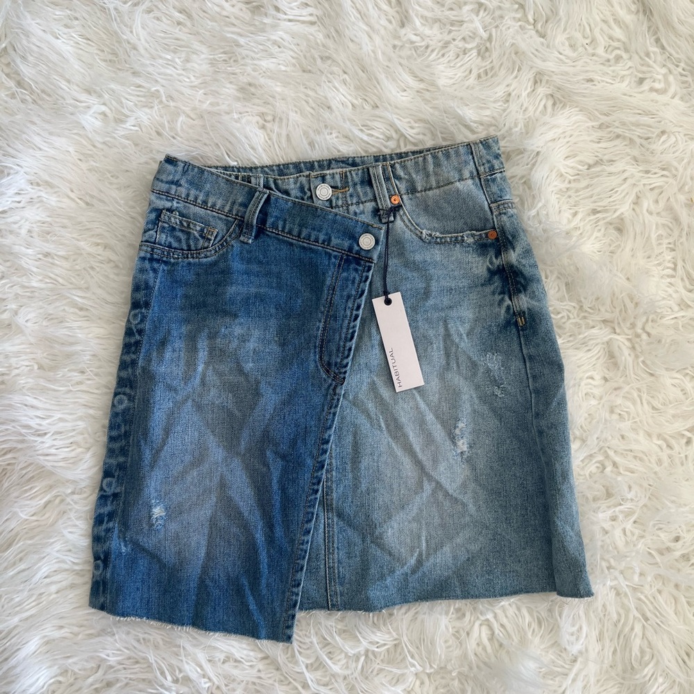 NWT Habitual denim skirt size 25